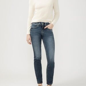 Silver Suki jeans straight leg curvy fit. NEW with tags still in bag